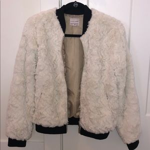 White puffer coat! Size S